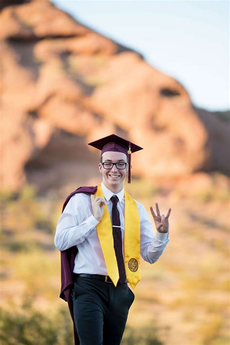Graduation Picture Poses For Guys at Cody Ora blog