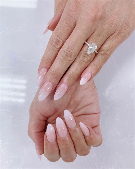 33+ Stylish Beige and White Ombre Nails - Nail Designs Daily
