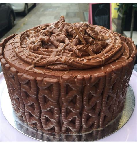 Curly wurly cake yes please | Chocolate cake recipe moist, Chocolate ...
