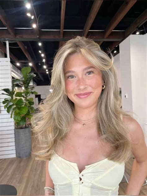 גלו 310 BLONDE ורעיונות של שיער בשנת 2025 | תסרוקות, מטילדה, צביעת שיער