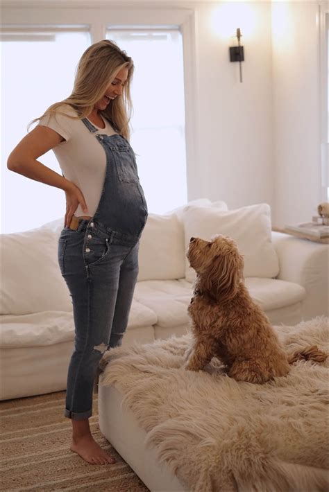 maternity outfit for photoshoot 2