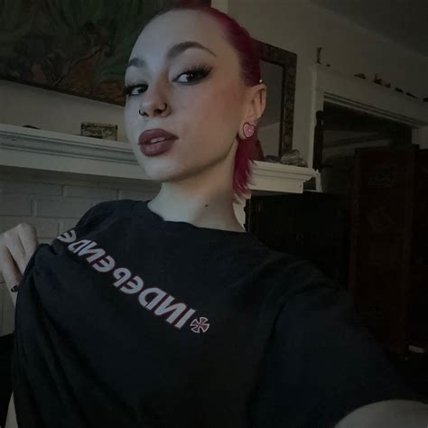 @caciablue | like double cherry pie 💋 | Instagram