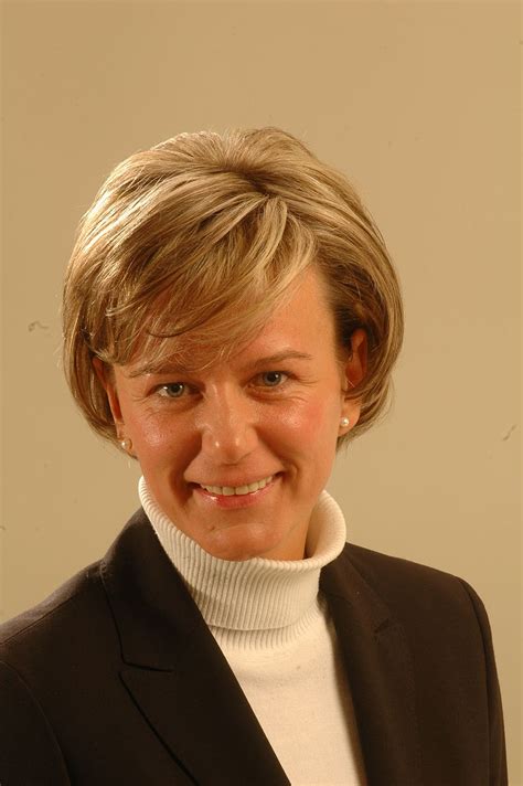 Линда Мурниеце. Биография