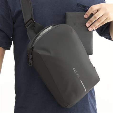 Urban Water Resistant Expandable Sling, Black - XD Design