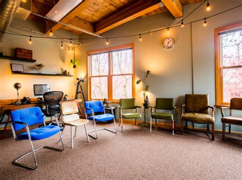 Choosing The Right Therapist | How To Switch Therapists — Integrative ...