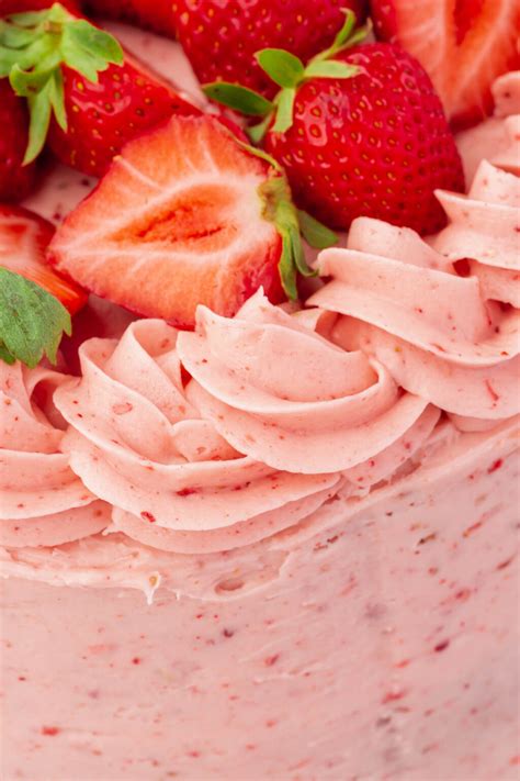 Strawberry Frosting - A Dash of Megnut