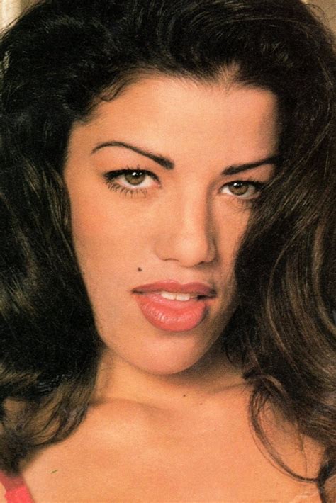 Holly Body (37 фото)