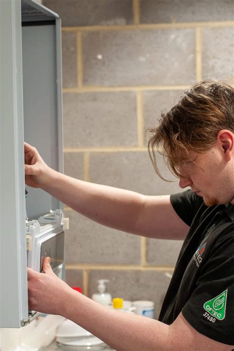 Leak Detection & Repair Oxfordshire | Call 01295 408100