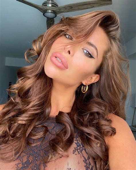 "Darivo: The Beautiful Face of Beach Fashion" - Social QMedia