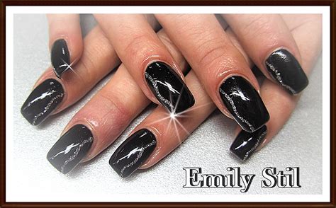 Manikura i geliranje - Emily Stil
