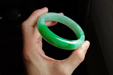 High Quality Jade Bangle Imperial Green 56mm | Gem Gardener