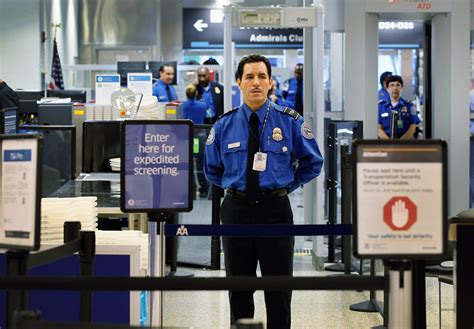 TSA agents screening for terrorists may be flying blind - Business Insider