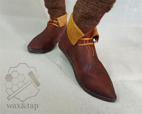 Medieval shoes. 14th century | Обувь, Выкройки, Фурри-арт