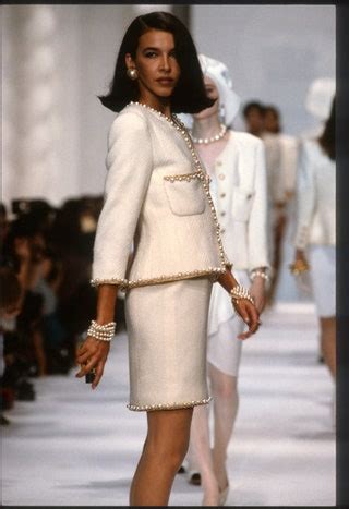 The Eternal Allure Of Chanel’s Tweed Jacket, In 31 Catwalk Moments ...