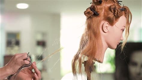 Como Cortar Cabelo Feminino - Como começar a cortar cabelo feminino . - YouTube