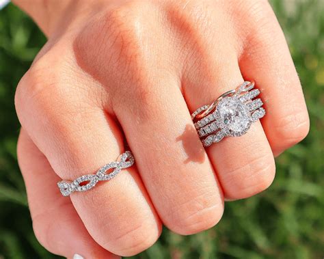 4 Ways to Style Your Engagement Ring and Wedding Band