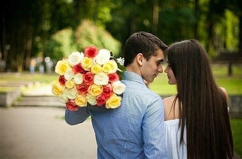 Мальчик дарит девочке цветы картинки » DreemPics.com - картинки и ...