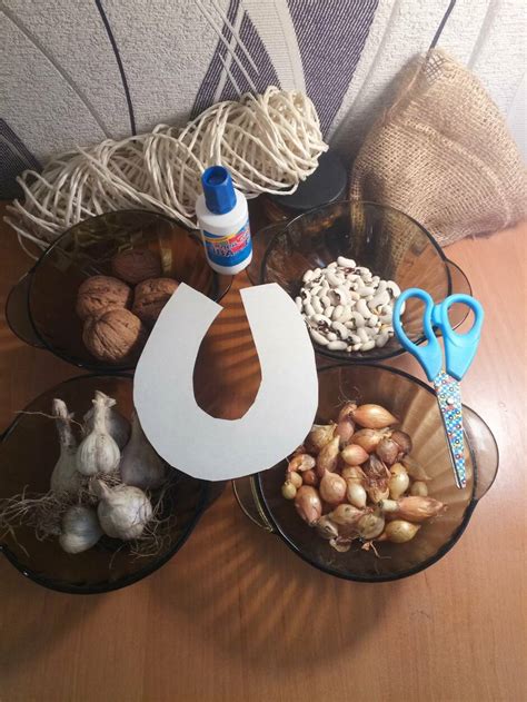 Виготовлення підкови з природного матеріалу.