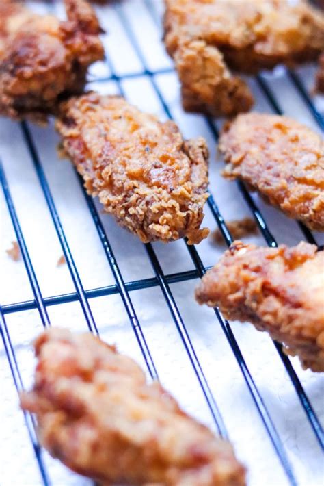 Fried buttermilk chicken wings - The Foody Bean