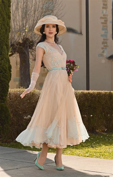ayla  style wedding dress hopeless romantic trading