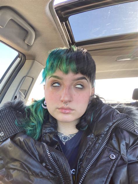 time to get misgendered by people at my job : r/NonBinary