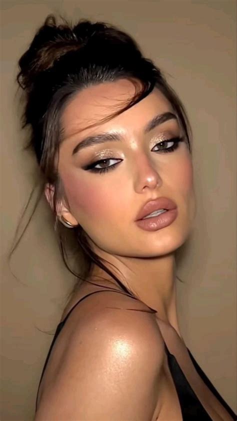 Makeup Goals-AestheticMe | Saç ve makyaj, Şık saç modelleri, Gelin saç ...