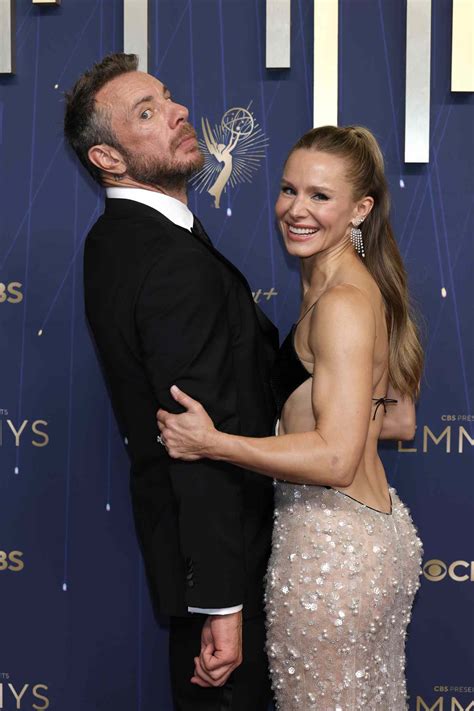 Kristen Bell Attends Emmys for the First Time in 6 Years in Naked Dress