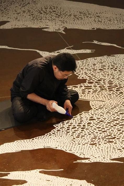 Conoce las obras de Motoi Yamamoto | Instalaciones arte, Arte con mapas ...