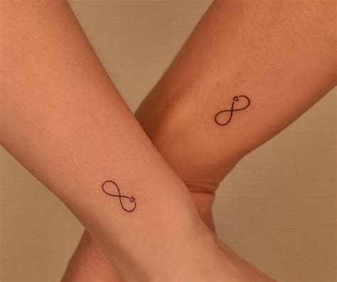 Tatuagem De Casal Pequena E Delicada