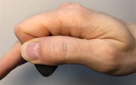 how to hold a pick 7