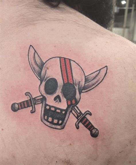 Tatuaggio Sul Petto Jolly Roger