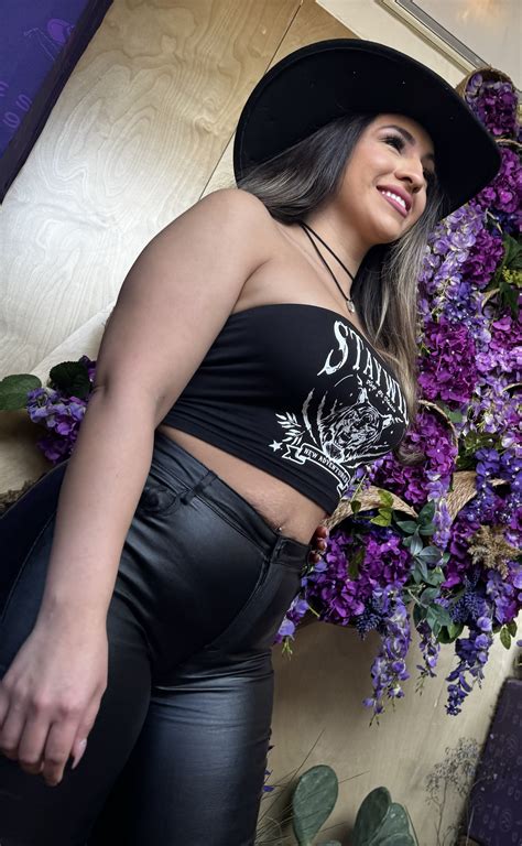 Sexy Latina cowgirl with DSL lips and big ass in leather jeans - Tight