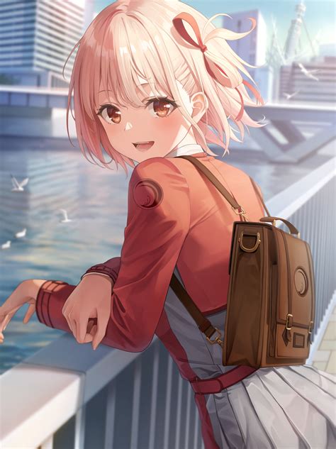Bakrunner : anime jenter, Lycoris Recoil, Nishikigi Chisato, kort hår