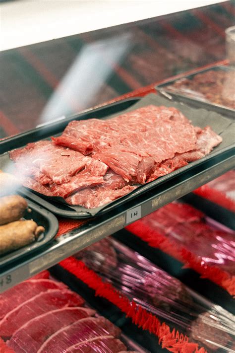 The kind of window shopping that... - Mariel's MeatMarket | Facebook