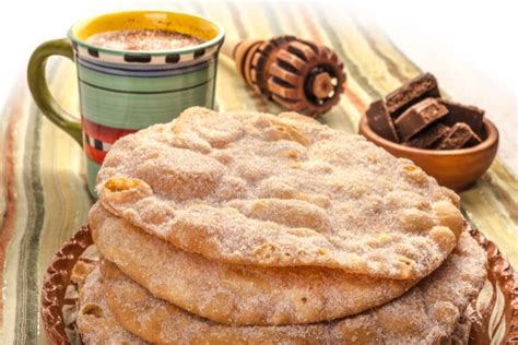 Mexican buñuelos, a crunchy Christmas flavor