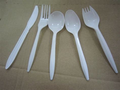 Disposable Plastic Cutlery - Durable Synthetic Material, Assorted ...