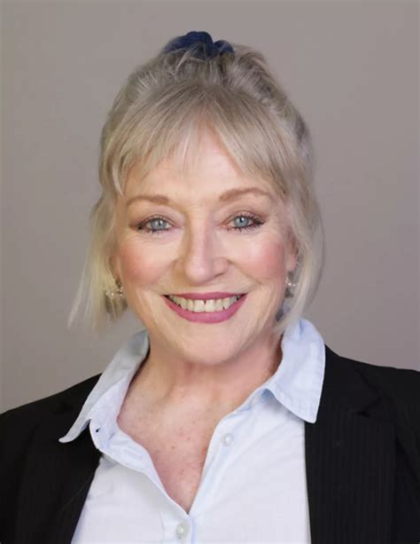 18 Facts About Veronica Cartwright | FactSnippet