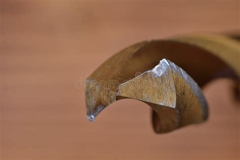 macro  drill bit chipped cutting edge dull drill bit needing