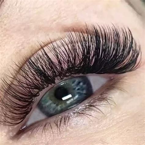 Classic VS Hybrid VS Volume Lash Extensions: Which Are Yours?