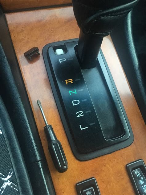 Скрытая кнопка на селекторе КПП — Lexus ES (XV20), 3 л, 2000 года ...