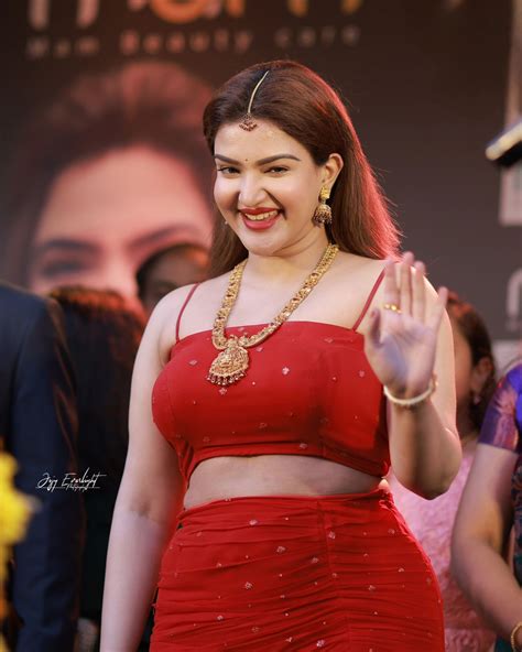 Honey Rose Photos, Pictures & Honey Rose Images - Kerala9.com