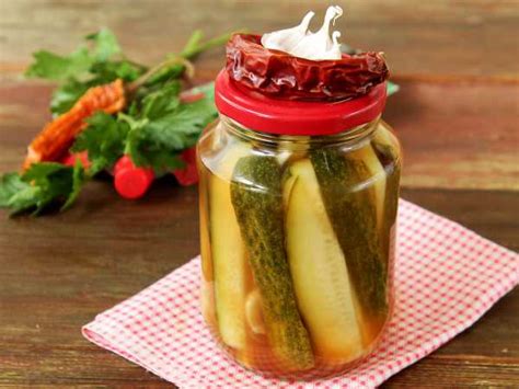 Маринованные огурцы с помидорами черри на зиму — рецепт с фото пошагово