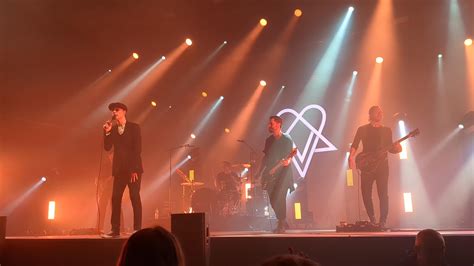 Tonight in Budapest : r/HIM