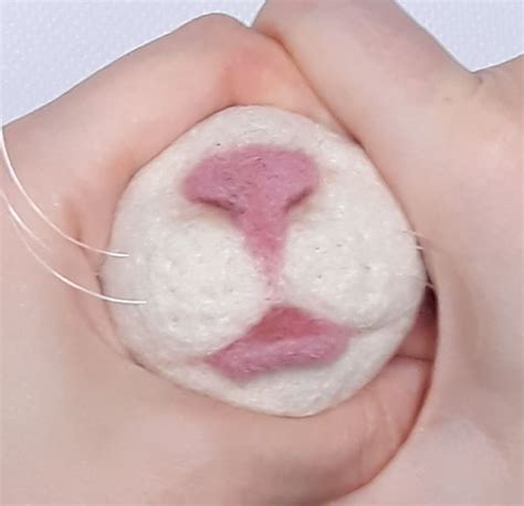 Украшение из шерсти брошь кот
