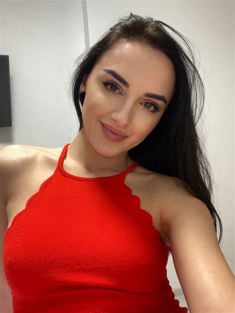 Meet Vika, Single, a 27-year-old Cancer from Brovari ...