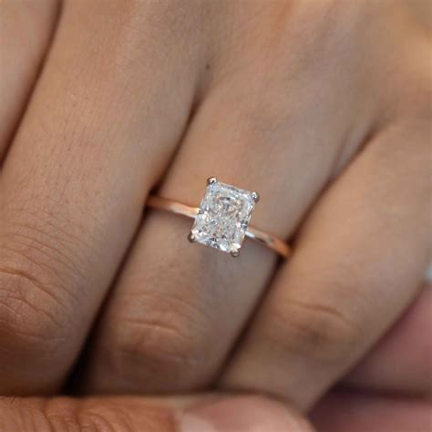 Tipos de anillos de compromiso y su significado: guía Bodhana – BODHANA