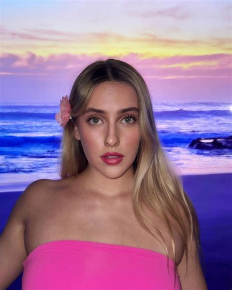 kim migneault🌸 | Soy Hannah montana😂 pd : soy la de azul en todos los