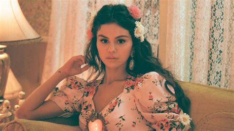 What Critics Are Saying About Selena Gomez's New Music Video Image 3
