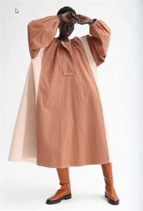Pin by Golubieva Tania on ПЛАТЬЯ | Clothes design, Geometric fashion ...