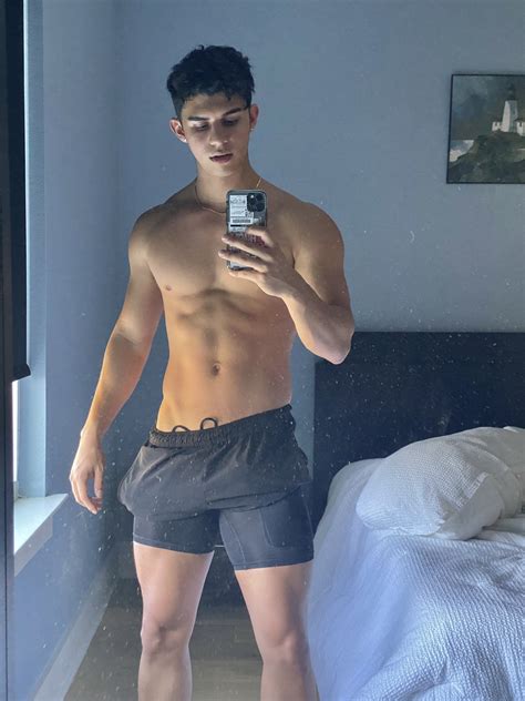 Charlie – @bodyswappingandshit on Tumblr